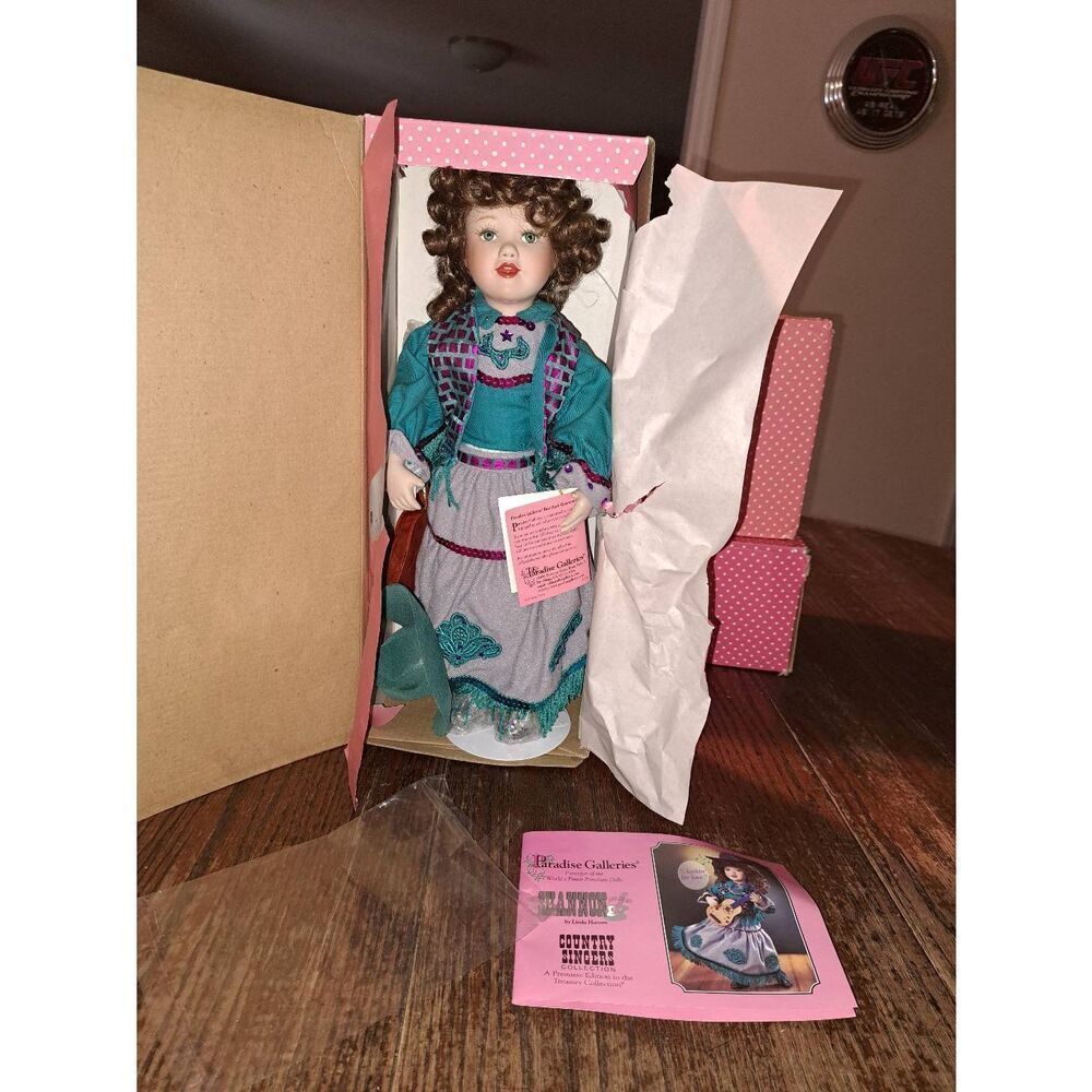Paradise Galleries Shannon Porcelain Doll Linda Hansen Country Singer 14"